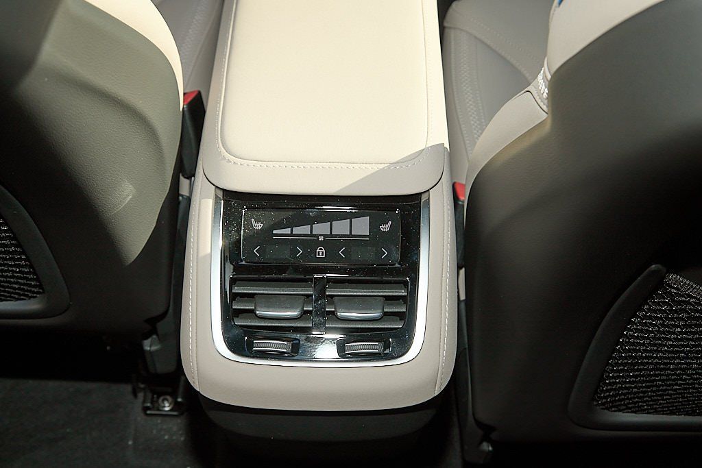 2026 VOLVO XC90 - Image 23