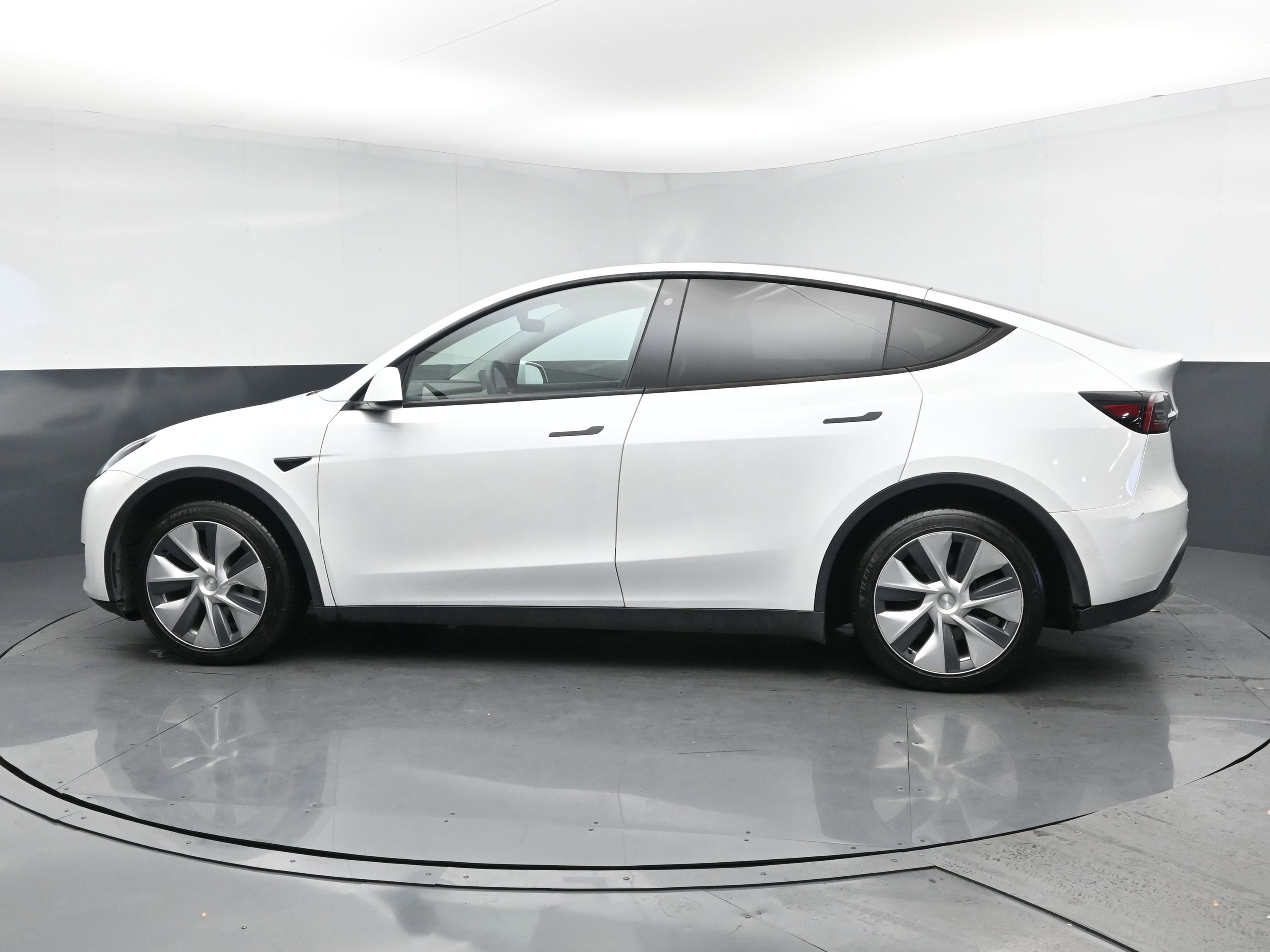 2020 Tesla Model Y Long Range photo 4