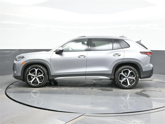 2025 Volkswagen Tiguan SE photo 3