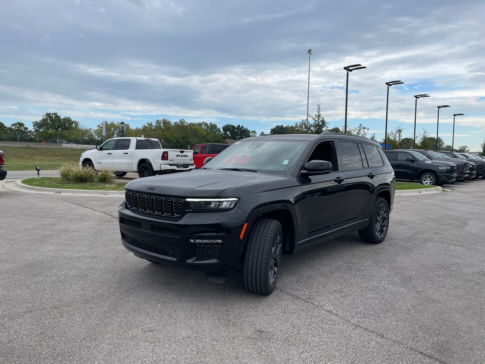 2025 Jeep Grand Cherokee L Summit Reserve photo 3