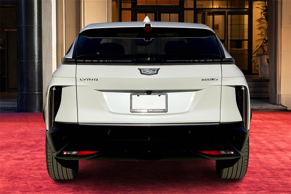 2025 Cadillac Lyriq Luxury photo 5