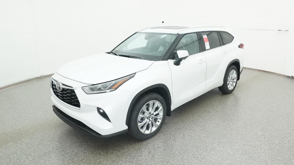2026 Toyota Highlander Limited's photo