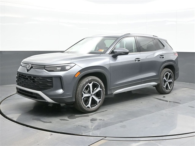 2025 Volkswagen Tiguan SE's photo