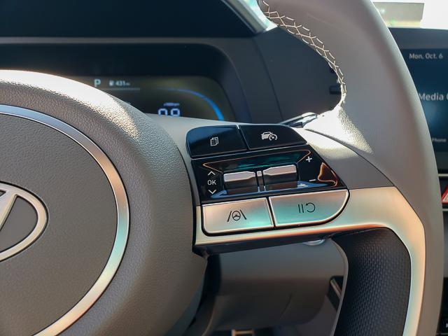 2025 Hyundai Elantra SEL Sport photo 17