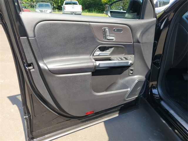 2021 Mercedes Benz GLB 250 4MATIC photo 6