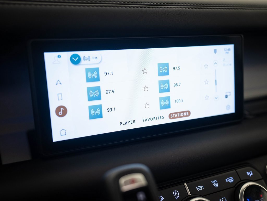 2020 Land Rover Defender 110 HSE photo 21