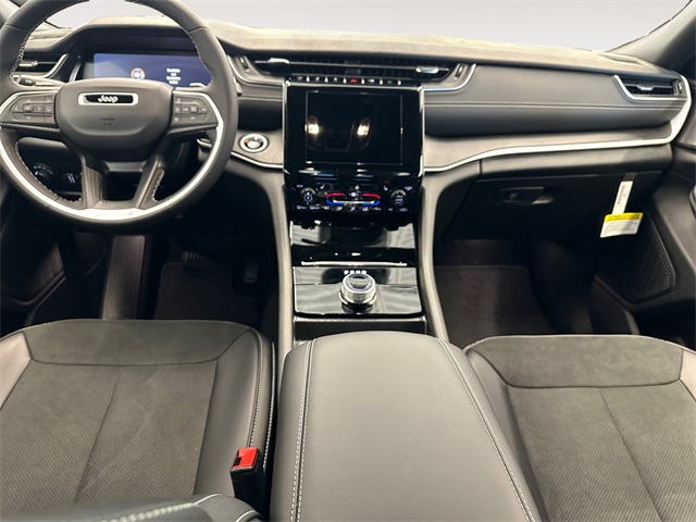 2025 Jeep Grand Cherokee Altitude X photo 8