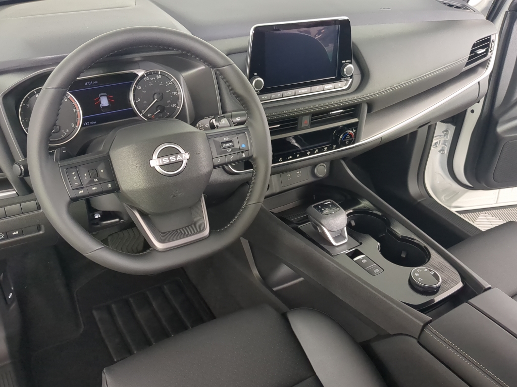 2026 Nissan Rogue SV photo 18
