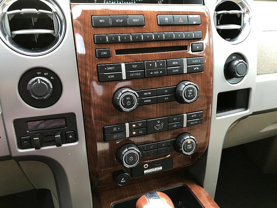2009 Ford F-150 Lariat photo 18