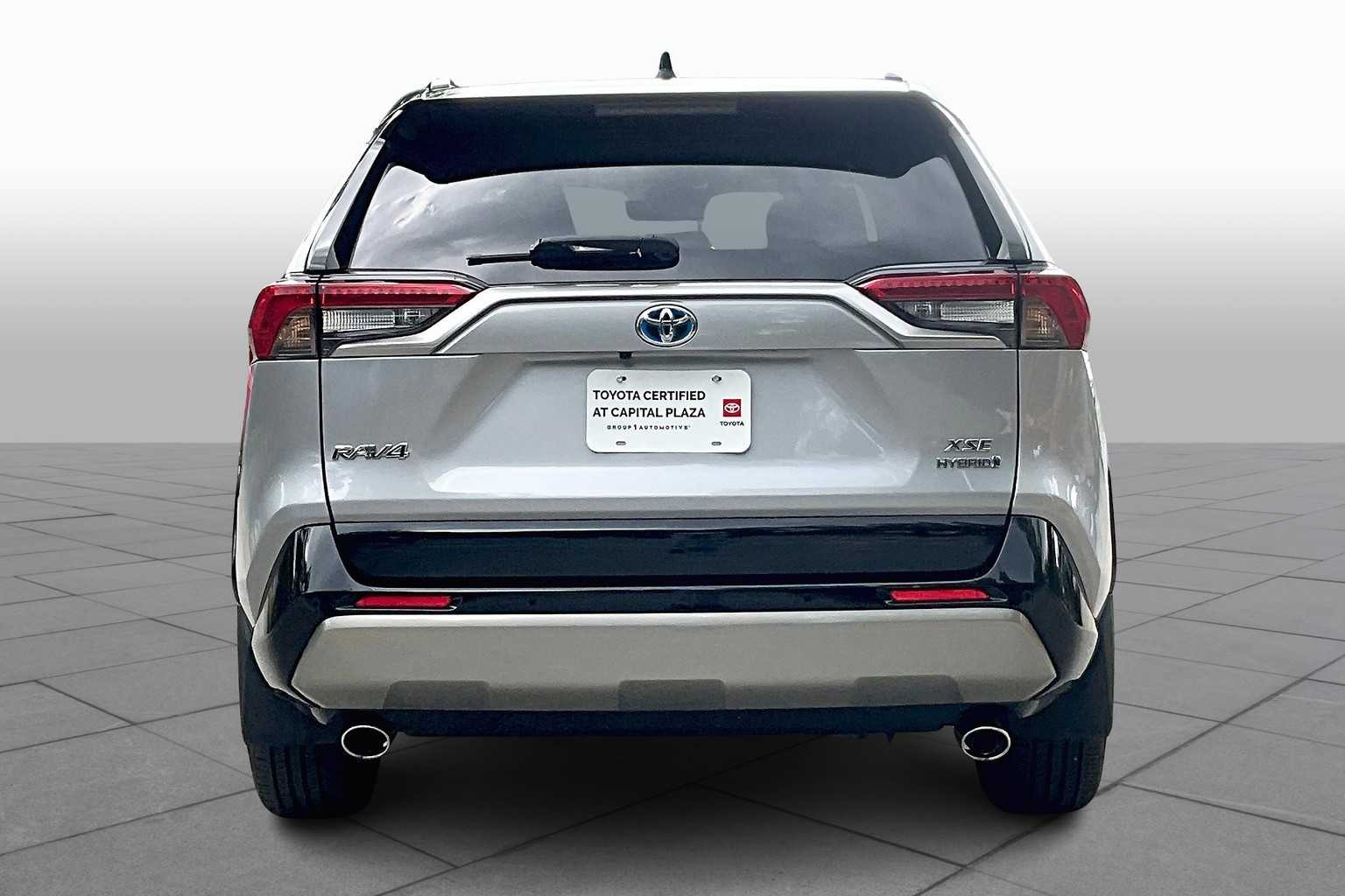 2022 Toyota RAV4 Hybrid XSE photo 4
