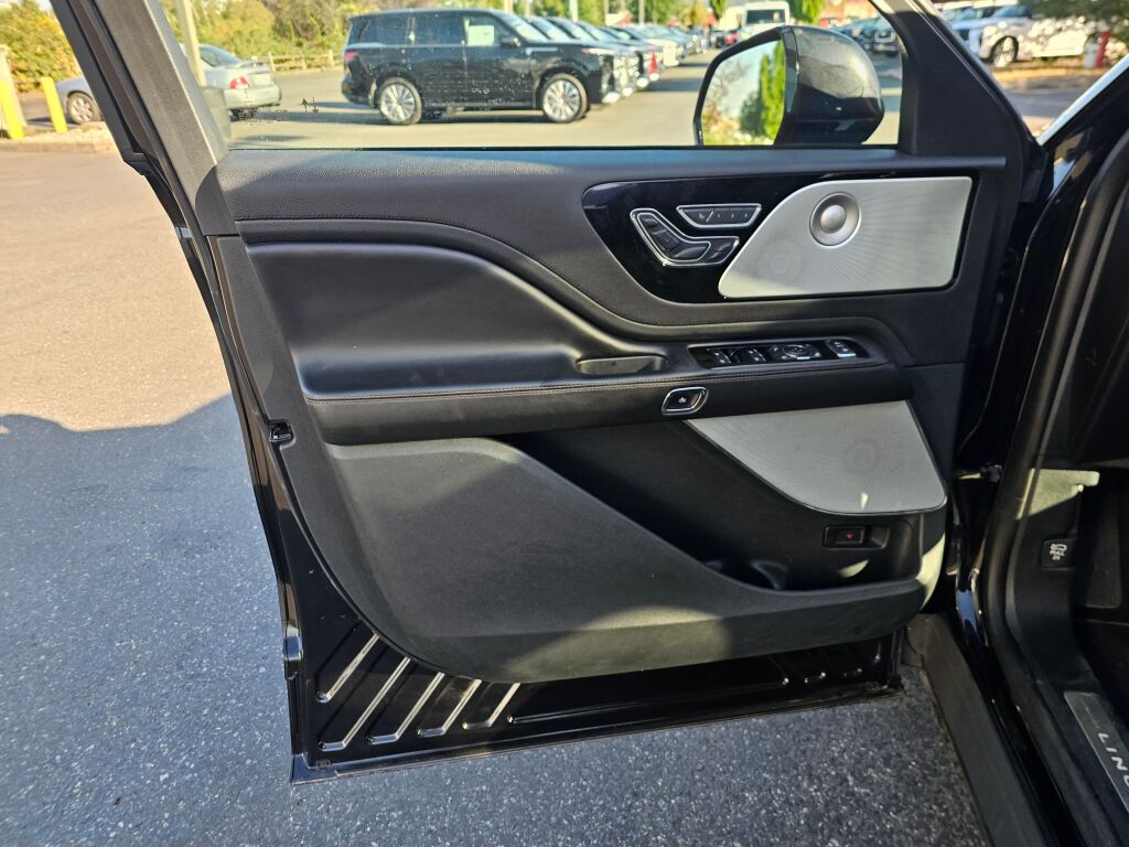 2020 Lincoln Aviator Grand Touring photo 26