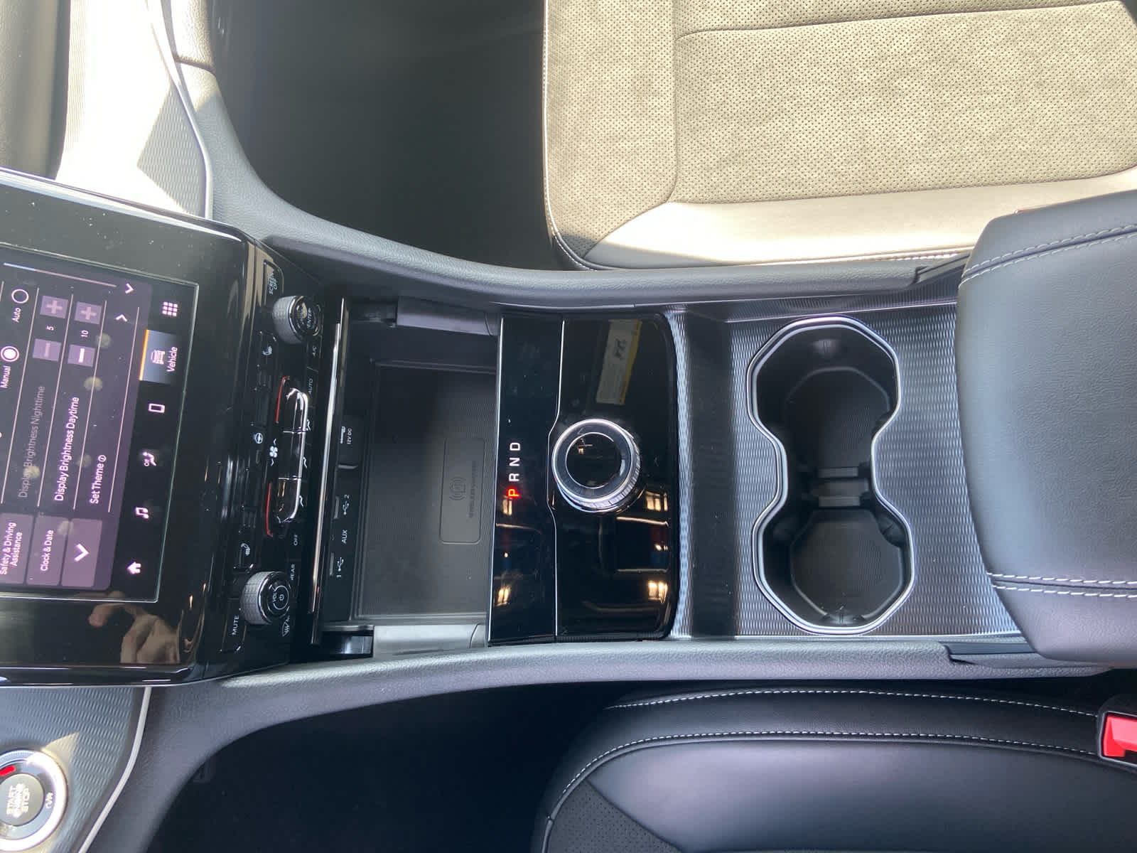 2025 Jeep Grand Cherokee Altitude photo 32