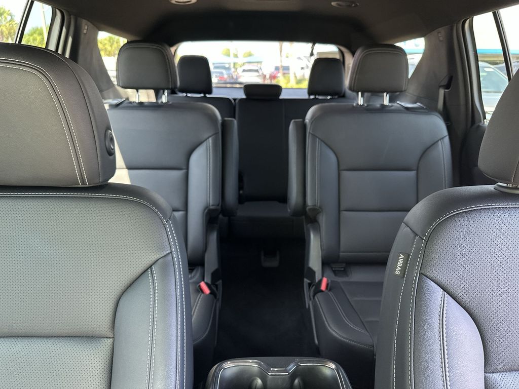 2025 Chevrolet Traverse photo 27