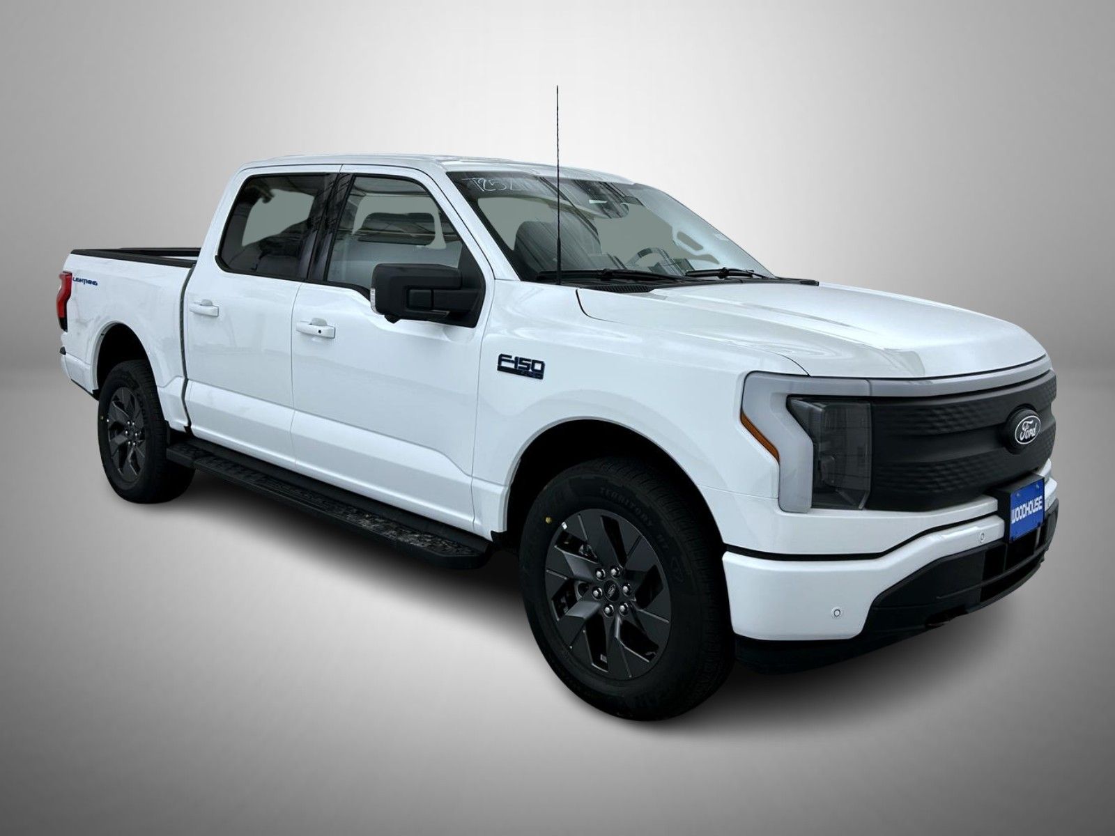 2025 Ford F-150 Lightning photo 3