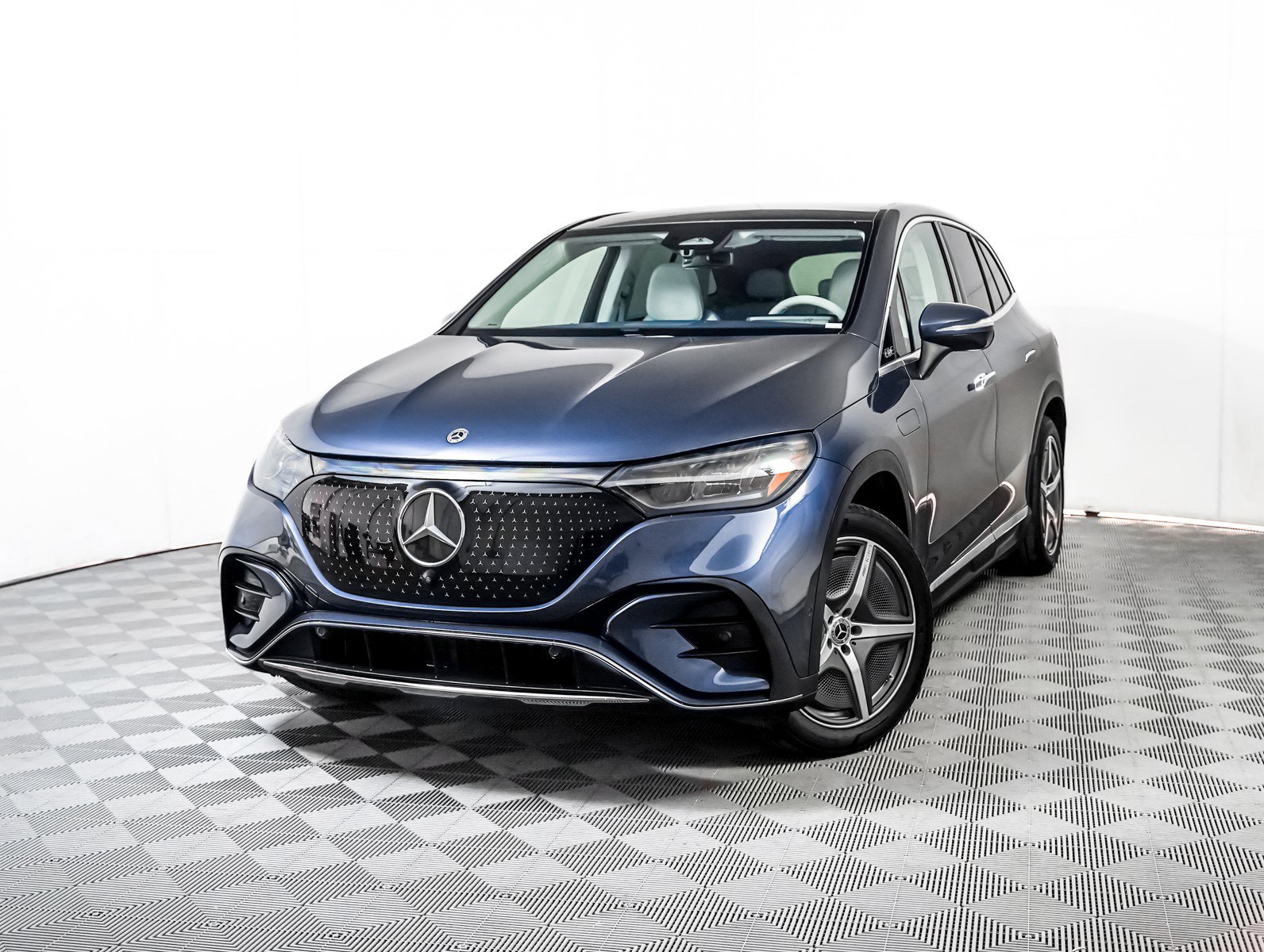 2023 Mercedes-Benz EQE SUV