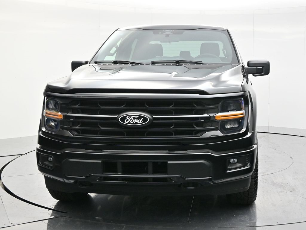 2025 Ford F-150 XLT photo 2