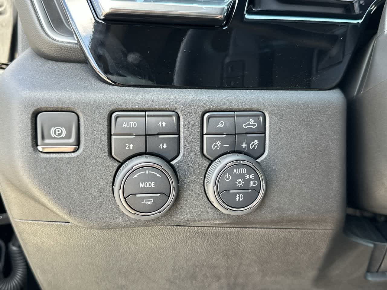 2025 Chevrolet Silverado 1500 RST photo 28