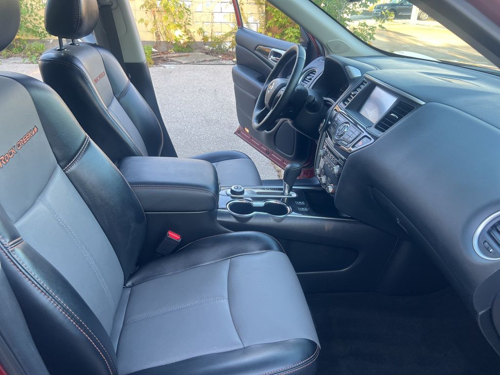 2020 Nissan Pathfinder SL photo 21