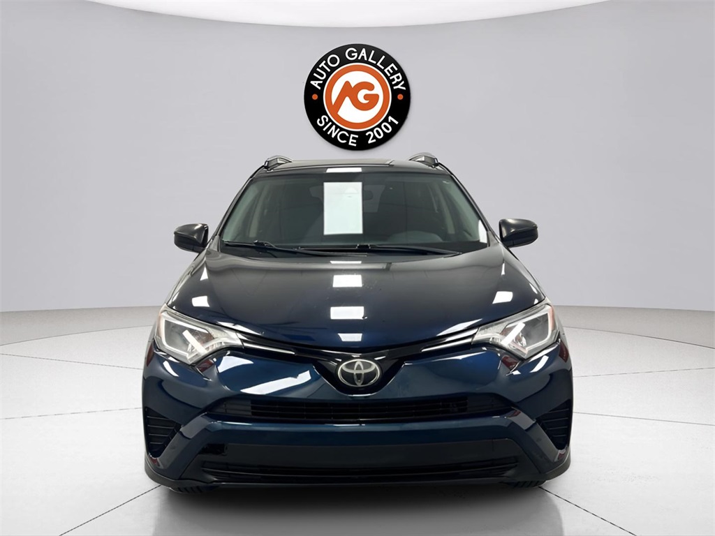 2018 Toyota RAV4 LE photo 2