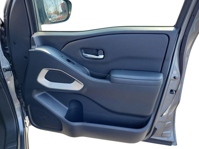 2023 Nissan Frontier SV photo 19