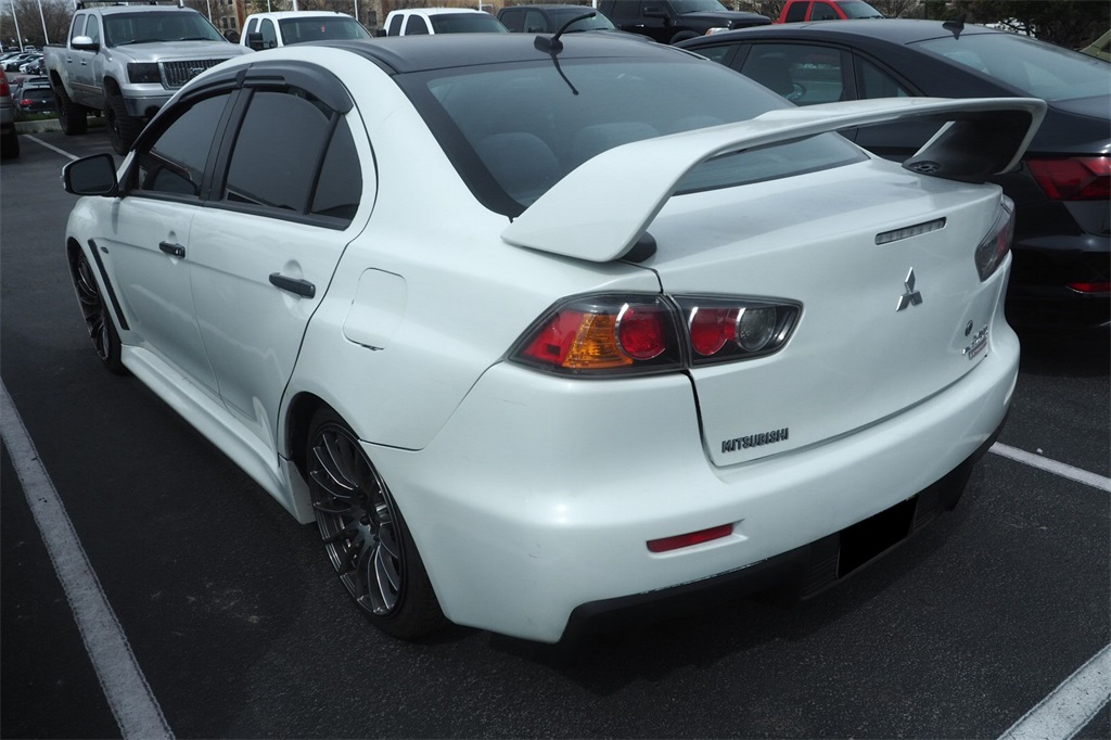 2015 Mitsubishi Lancer Evolution photo 4