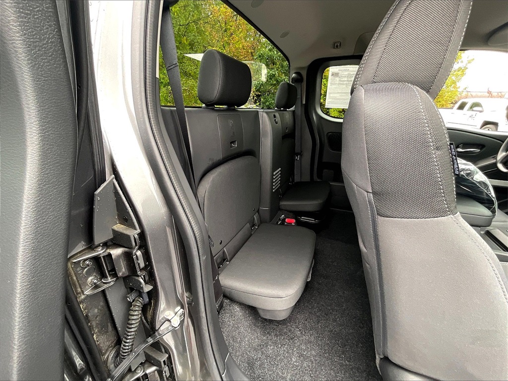 2025 Nissan Frontier SV photo 18