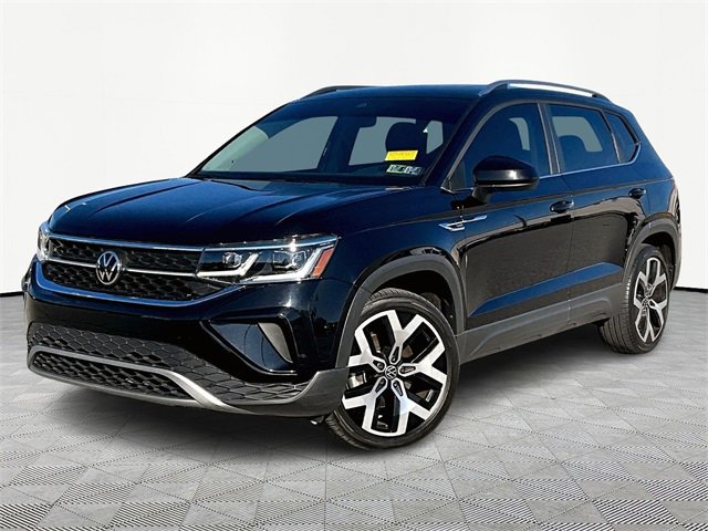 2022 Volkswagen Taos SEL photo 3