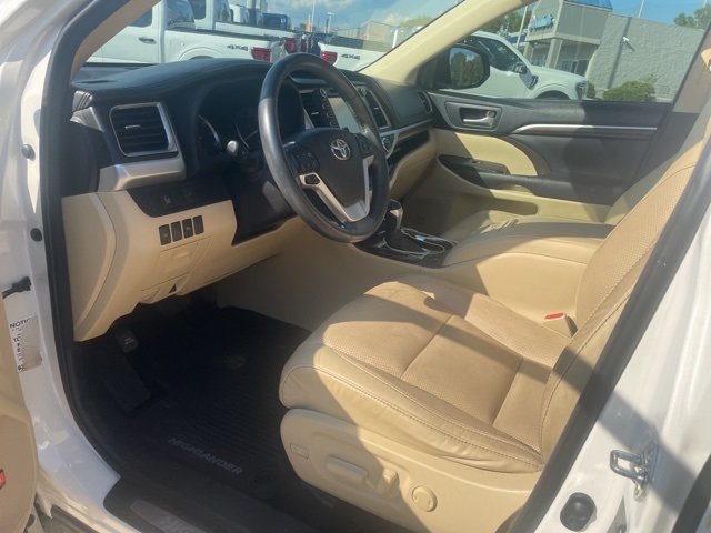 2016 Toyota Highlander Base Hybrid photo 7