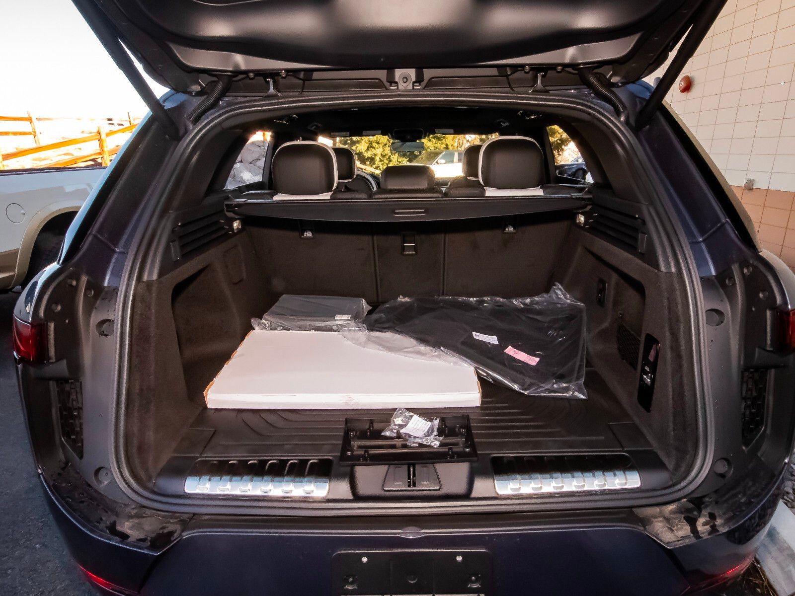 2025 Land Rover Range Rover Sport SE photo 43