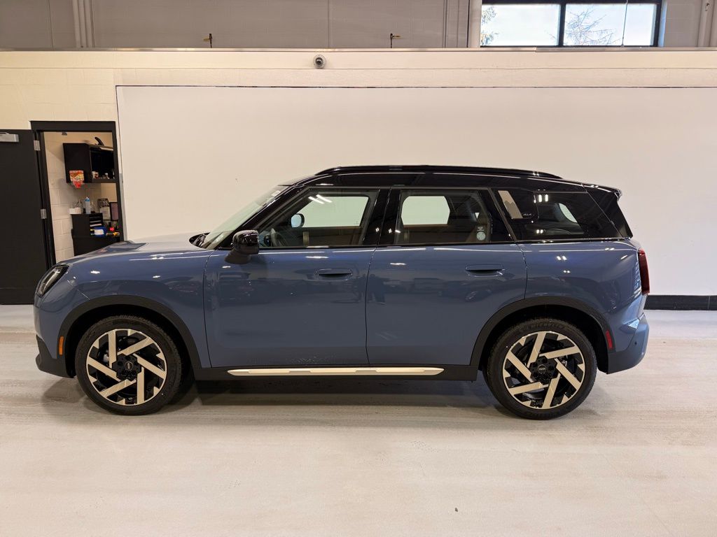 2025 Mini Countryman ALL4 Signature photo 2