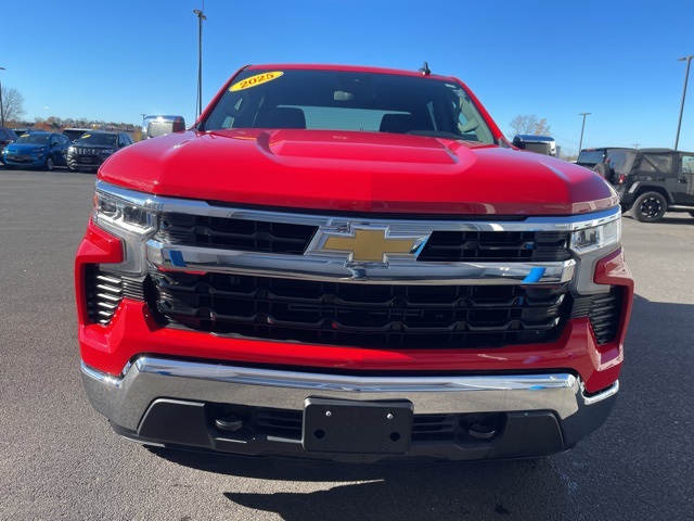 2025 Chevrolet Silverado 1500 LT photo 3