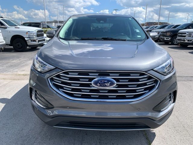 2024 Ford Edge Titanium photo 2