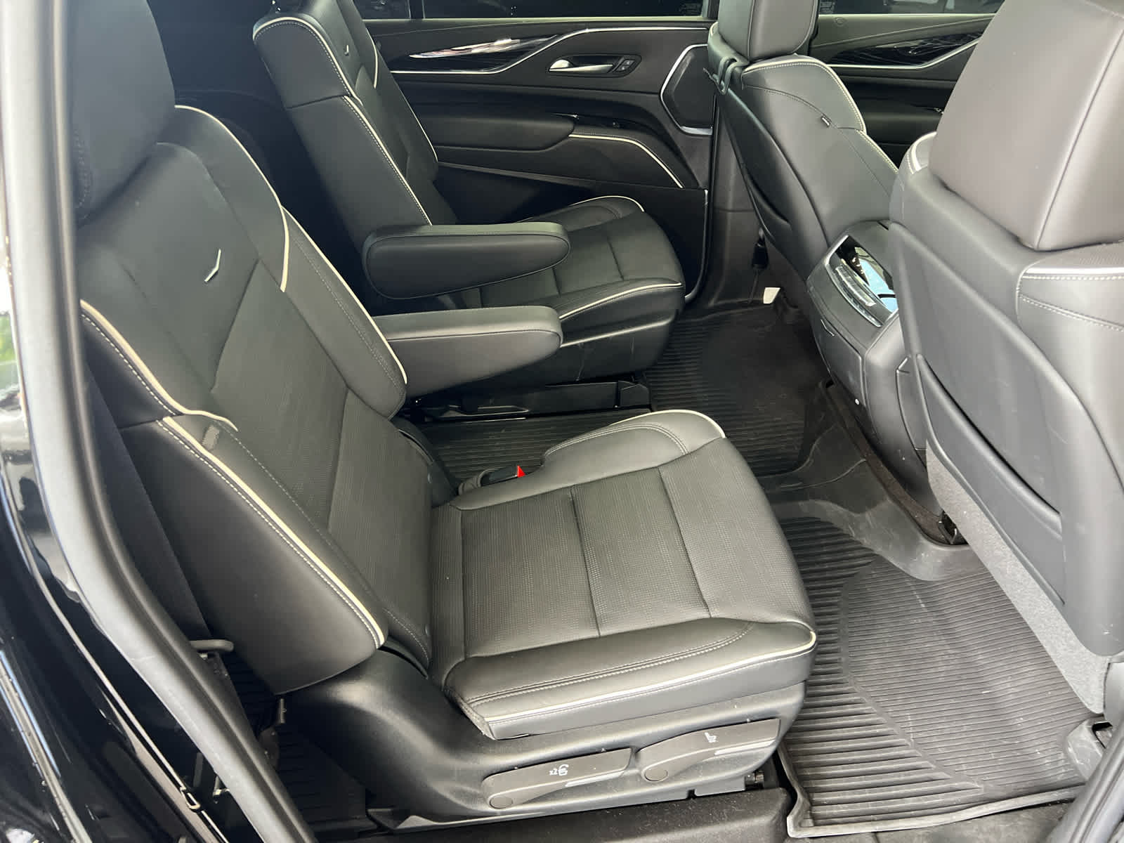 2023 Cadillac Escalade ESV Sport photo 13