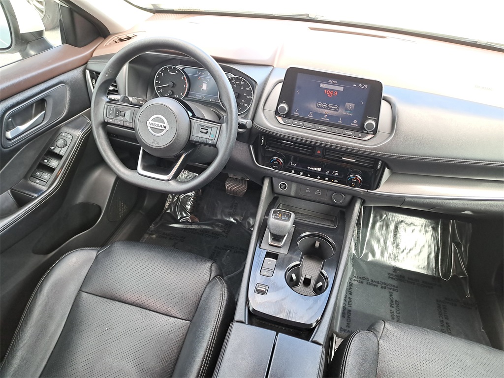 2021 Nissan Rogue SV photo 14