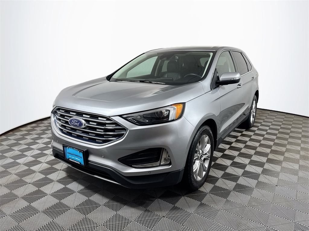 2024 Ford Edge Titanium's photo