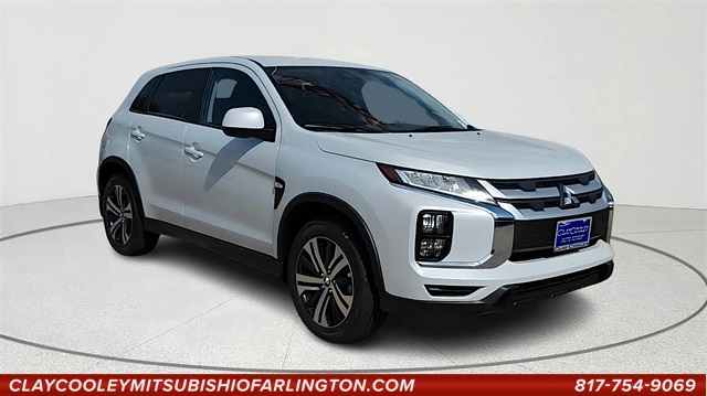 2025 Mitsubishi Outlander Sport ES's photo