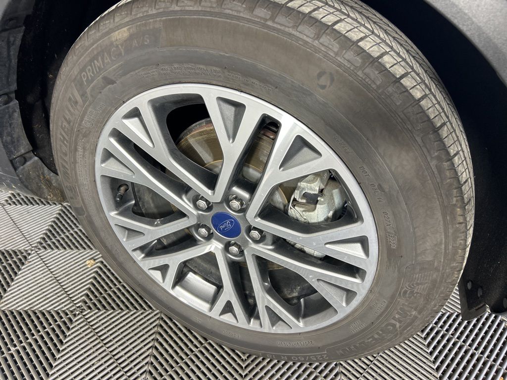 2022 Ford Escape SEL Hybrid photo 4