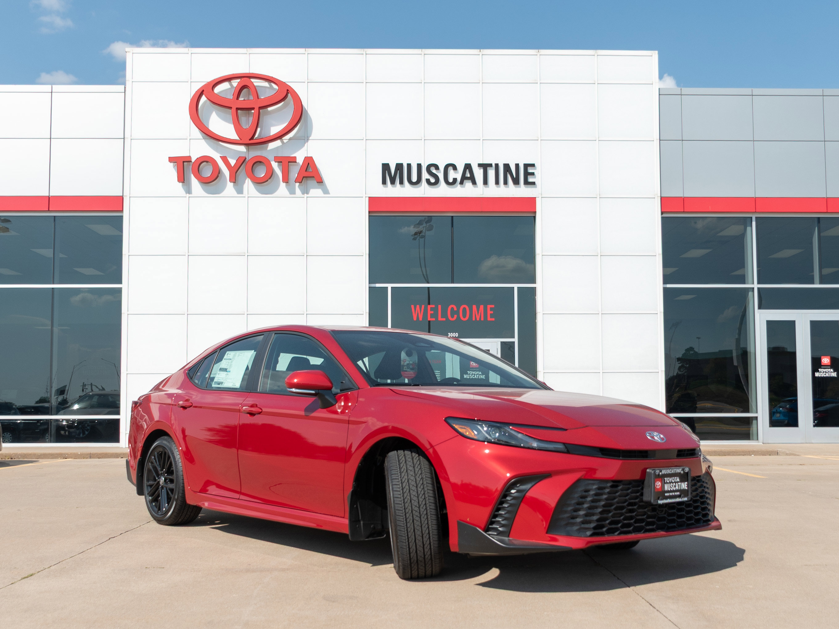 2025 Toyota Camry SE's photo