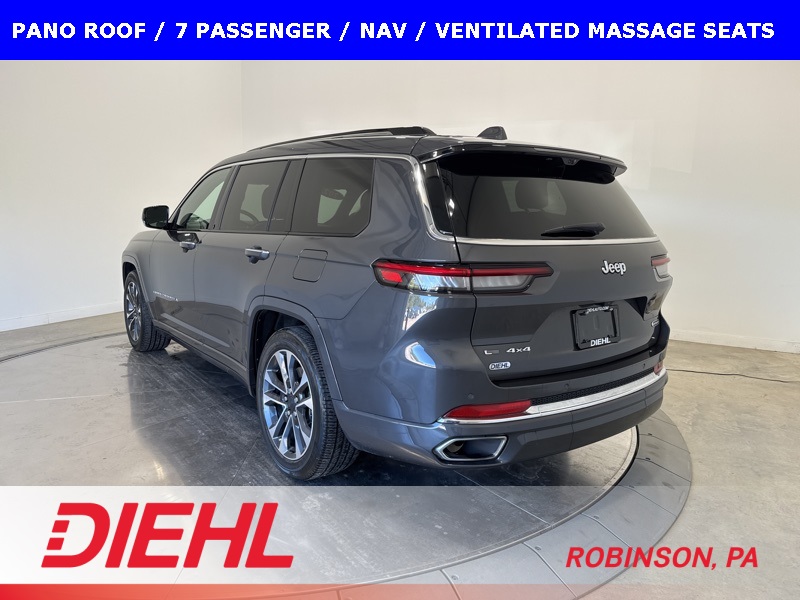 2022 Jeep Grand Cherokee Overland photo 2