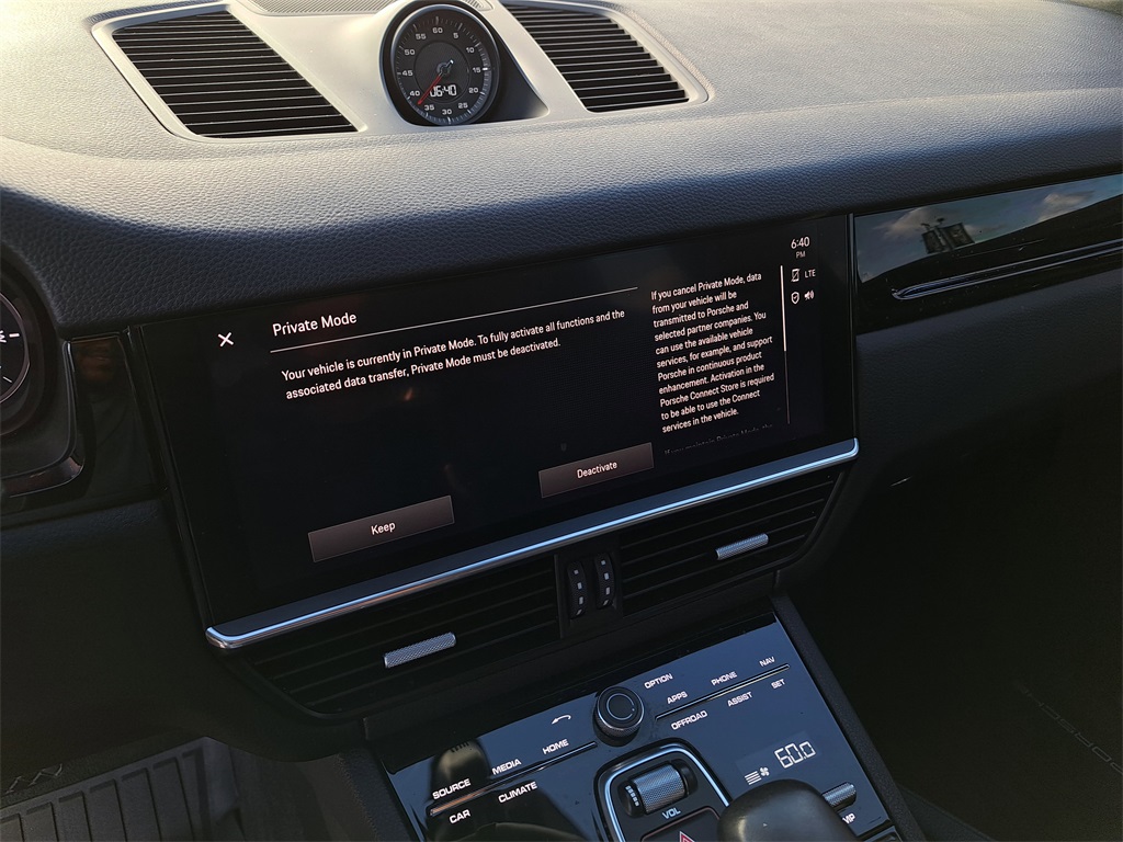 2023 Porsche Cayenne Coupe Base photo 21