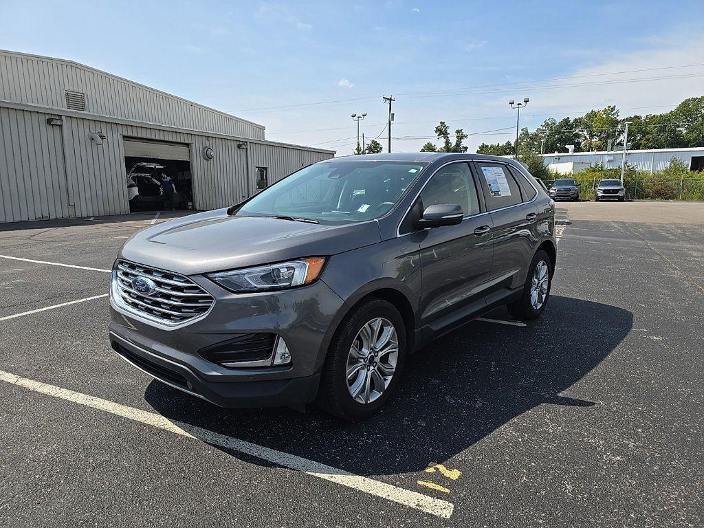2022 Ford Edge Titanium photo 3
