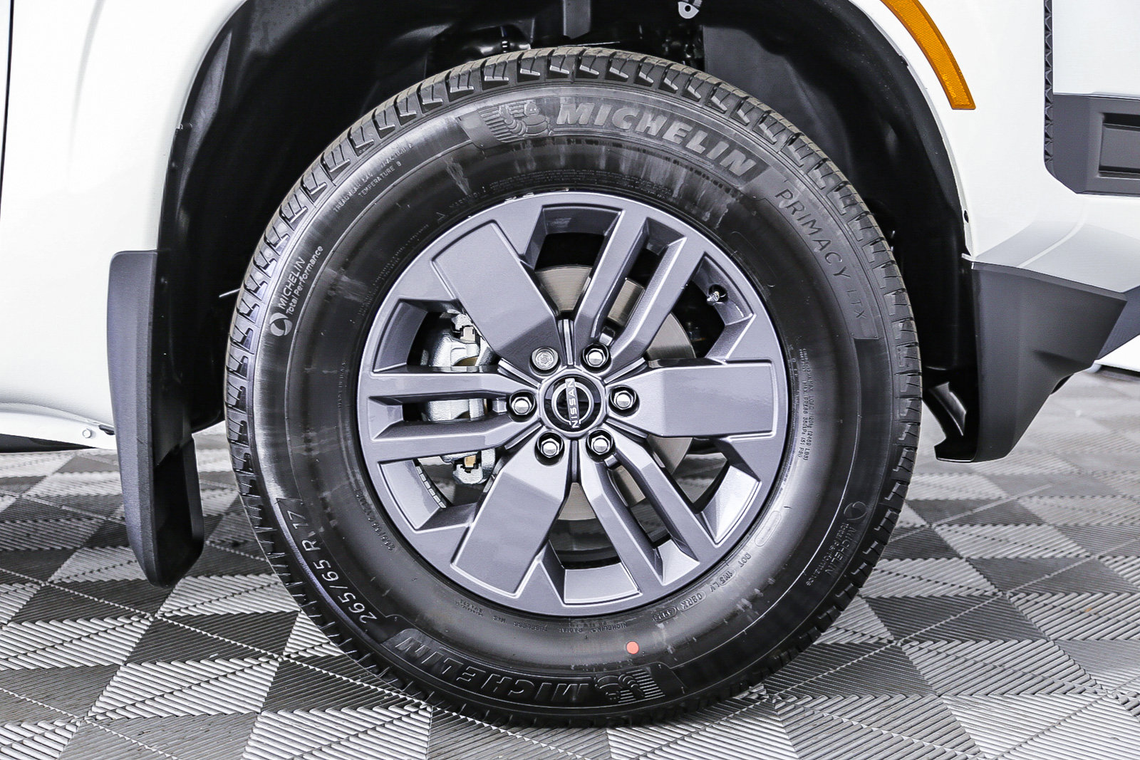 2025 Nissan Frontier SV photo 7