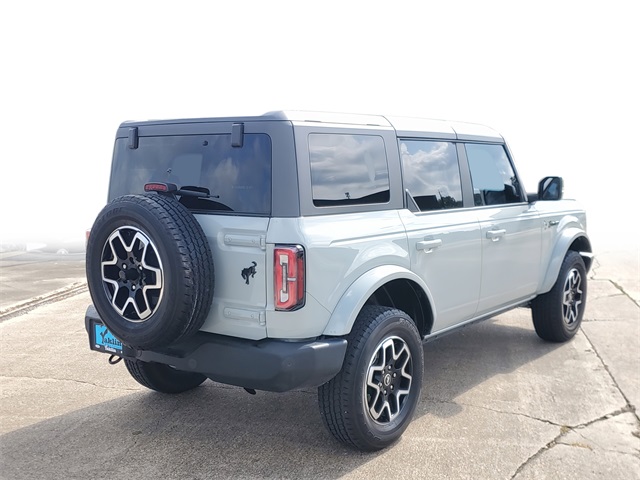 2023 Ford Bronco Outer Banks photo 3