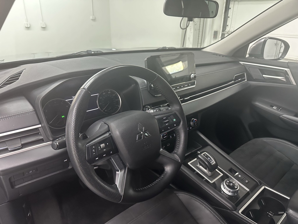 2023 Mitsubishi Outlander SE photo 14