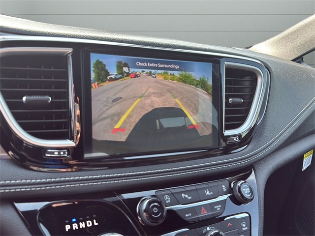 2026 Chrysler Pacifica photo 20