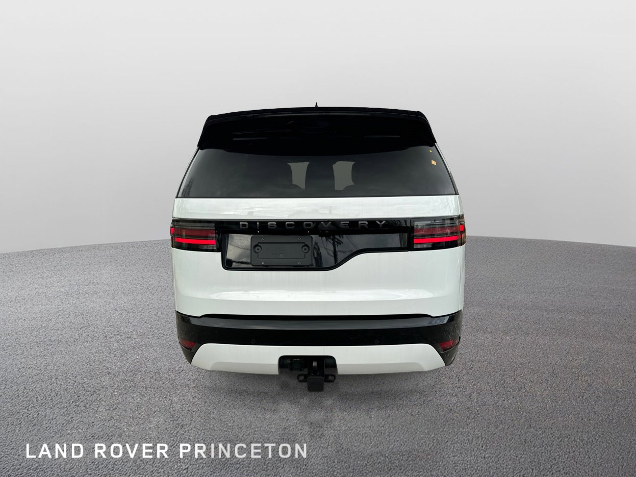 New 2025 Fuji White Land Rover Dynamic SE image 6