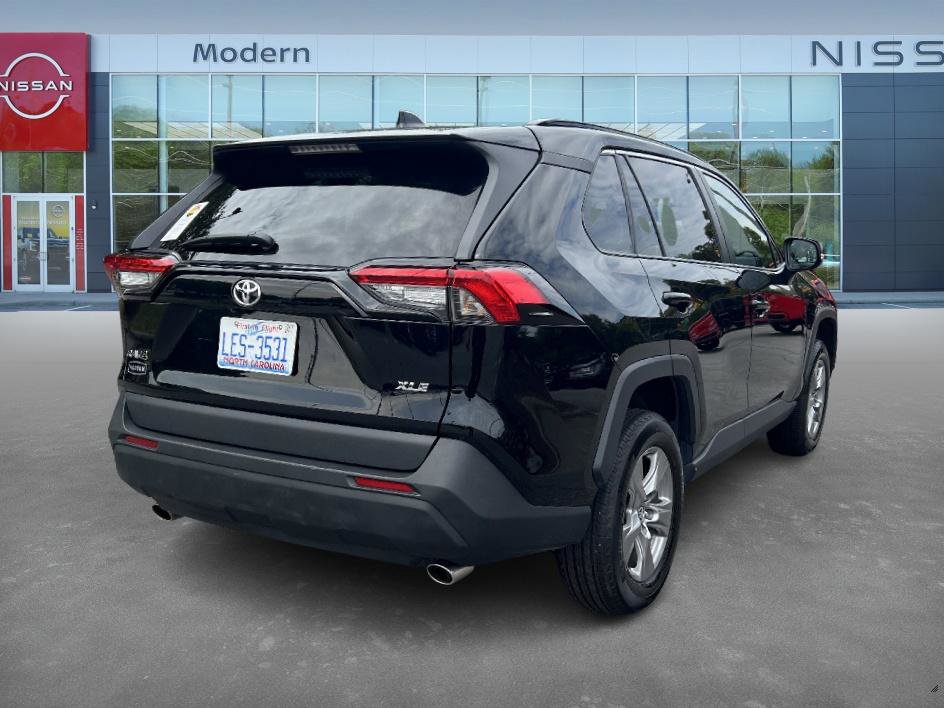 2023 Toyota RAV4 XLE photo 5