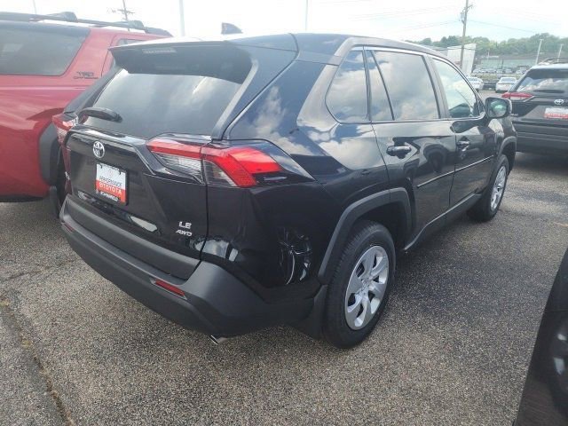 2025 Toyota RAV4 LE photo 6