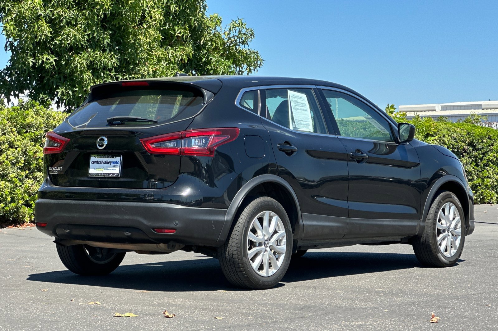 2022 Nissan Rogue Sport S photo 4