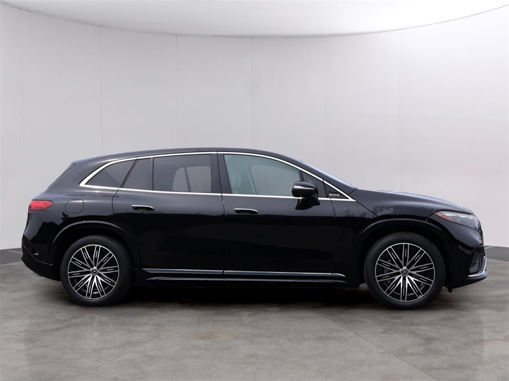 2023 Mercedes Benz EQS SUV 580 4MATIC photo 4